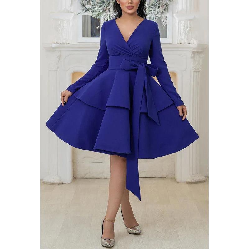 Vestido de noche mini de satén fruncido con escote en V, mangas largas y volantes