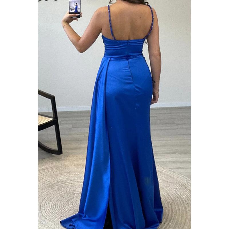 Vestido de noche largo azul rey con escote en forma de corazón, tirantes con cuentas y corte en A 