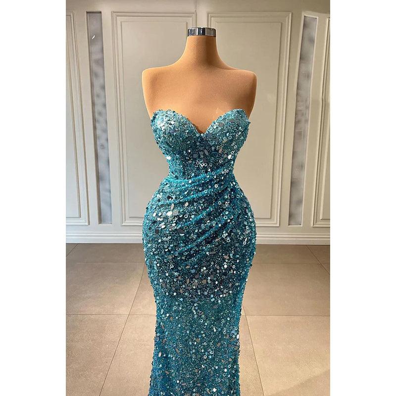 Glamouröses, dramatisches Meerjungfrauen-Abendkleid mit V-Ausschnitt und Rüschen, ärmellos