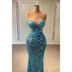 Glamouröses, dramatisches Meerjungfrauen-Abendkleid mit V-Ausschnitt und Rüschen, ärmellos
