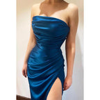 Vestido de noche largo de satén fruncido, sin mangas y sin tirantes, con abertura 
