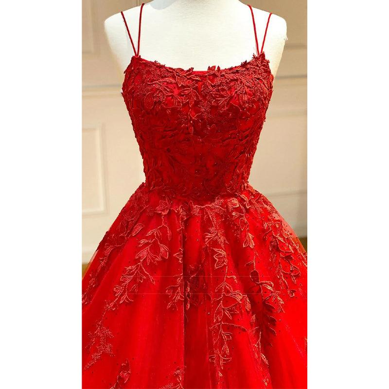 Vestido de fiesta largo de corte A con tirantes cruzados y apliques de tul azul cielo