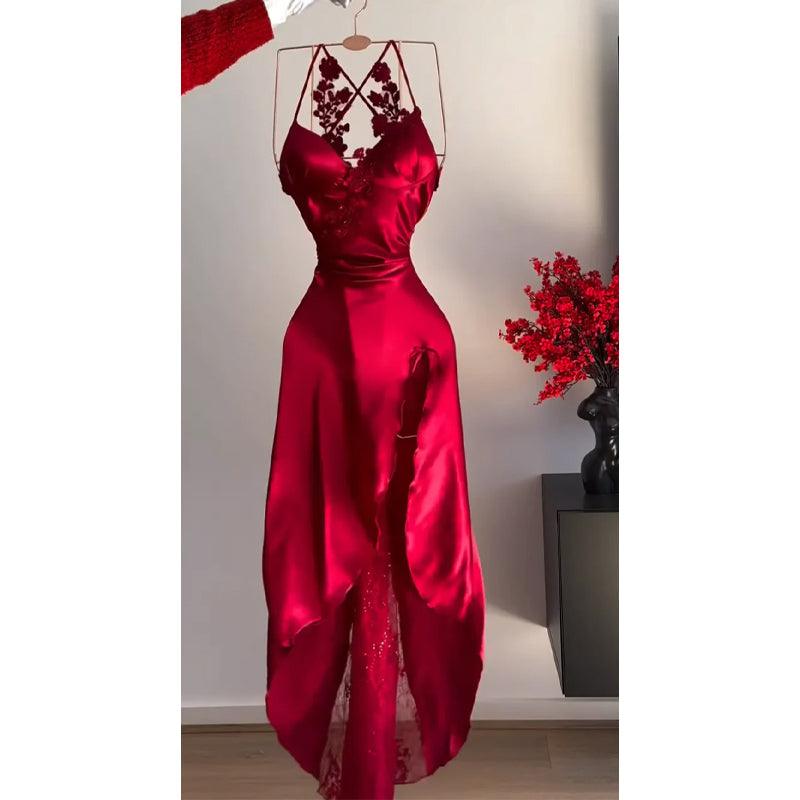 Burgunderrotes formelles Partykleid mit Spaghettiträgern und V-Ausschnitt und Spitze 