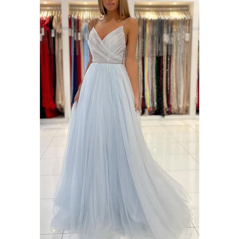 Vestido de fiesta largo con tirantes finos, escote en V y cuentas 