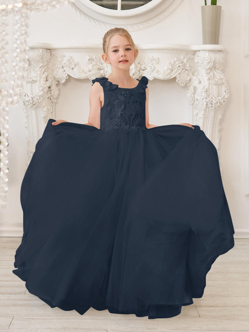 Elegante vestido de niña de las flores de tul blanco con cola larga 