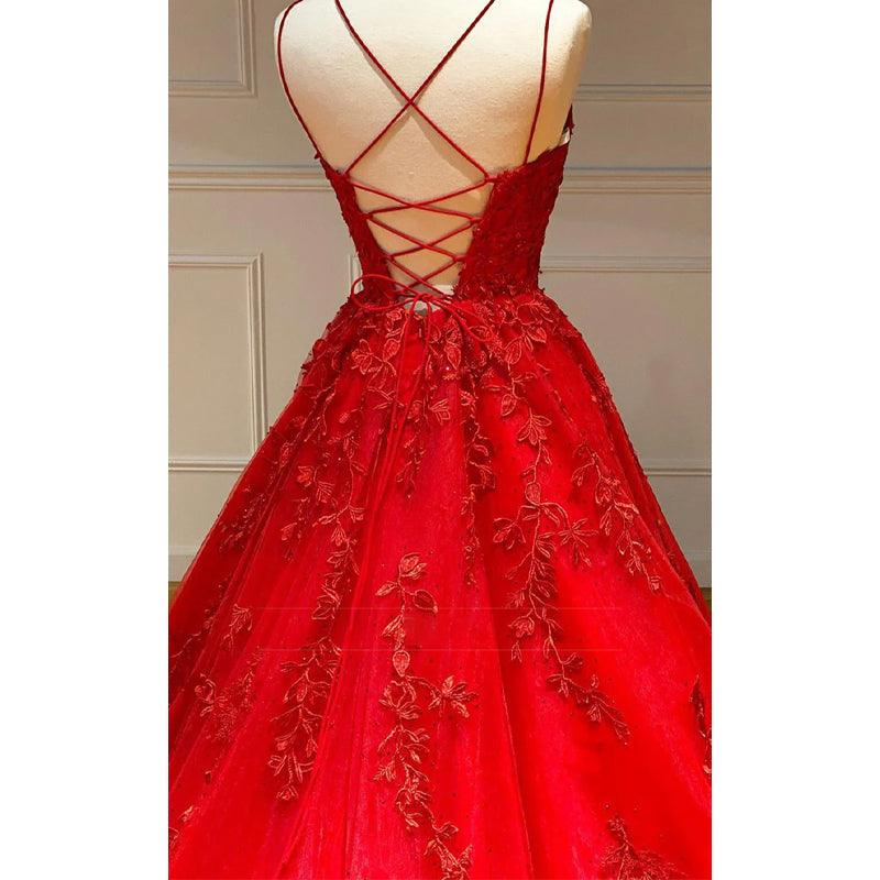 Vestido de fiesta largo de corte A con tirantes cruzados y apliques de tul azul cielo