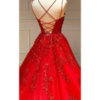 Vestido de fiesta largo de corte A con tirantes cruzados y apliques de tul azul cielo