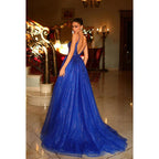 Vestido de fiesta largo de tul con tirantes finos, apliques y abertura en forma de A