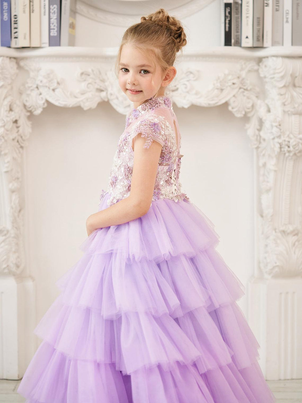 Lila Prinzessinnen-Ballkleid aus Tüll mit Blumenapplikationen und Perlen für Mädchen 