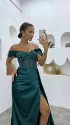 Deluxe bodenlanges, schulterfreies, ärmelloses Meerjungfrau-Ballkleid aus Satin mit Schlitz