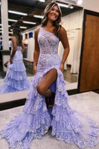Erstaunliches säulenförmiges ärmelloses Ballkleid aus Satin mit Rüschenschlitz