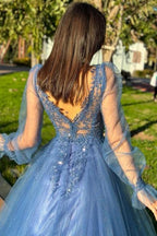 Designer A-Linie Tüll Ballkleid mit V-Ausschnitt und langen Ärmeln und Applikationen