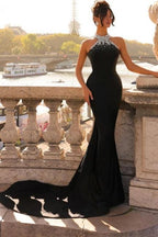 Designer-Säule Satin High Neck Ärmelloses Schwarzes Ballkleid mit Perlen