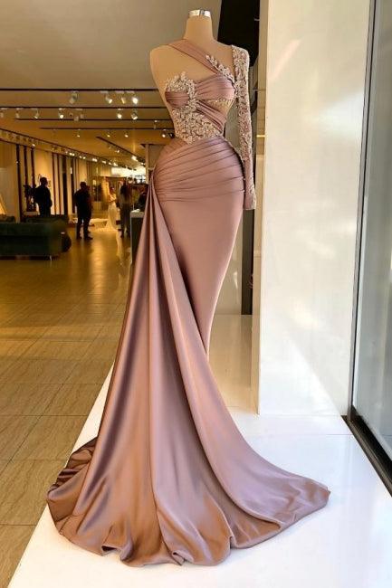 Designer-Ballkleid aus Satin mit einer Schulter und langen Ärmeln und Rüschen