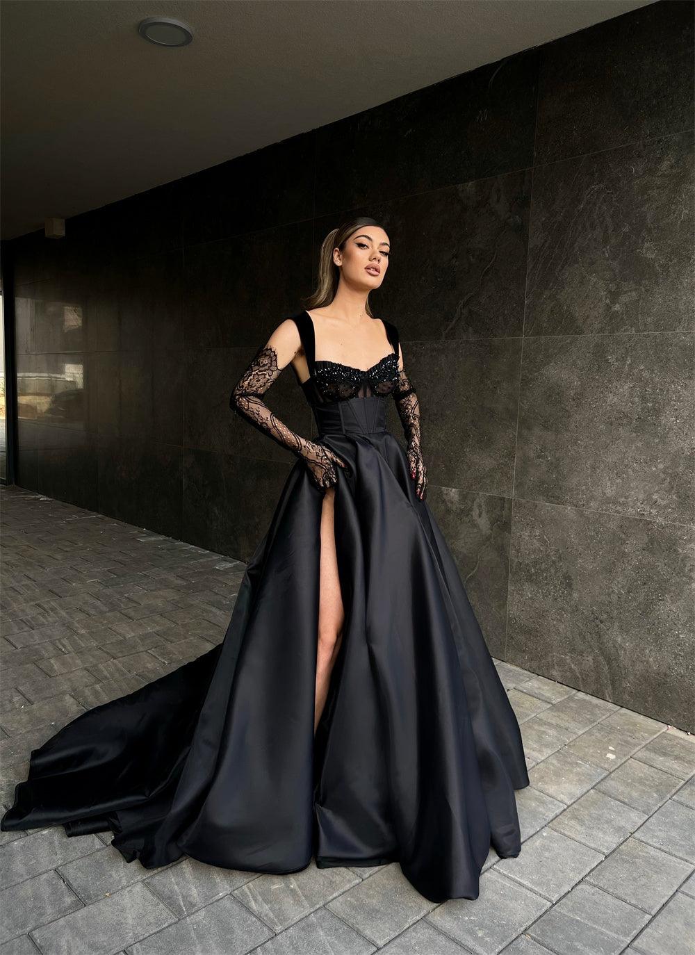 Langes schwarzes Designer-Ballkleid aus Spitze in A-Linie, ärmellos, mit Schlitz