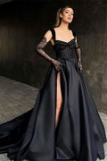 Langes schwarzes Designer-Ballkleid aus Spitze in A-Linie, ärmellos, mit Schlitz