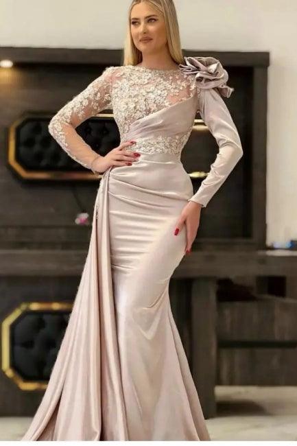 Langes Abendkleid aus Spitze im Meerjungfrau-Stil in Champagner mit langen Ärmeln