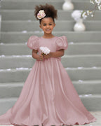 Kleid für Blumenmädchen mit Puffärmeln, Schleife, Knopfleiste hinten und Schleppe 