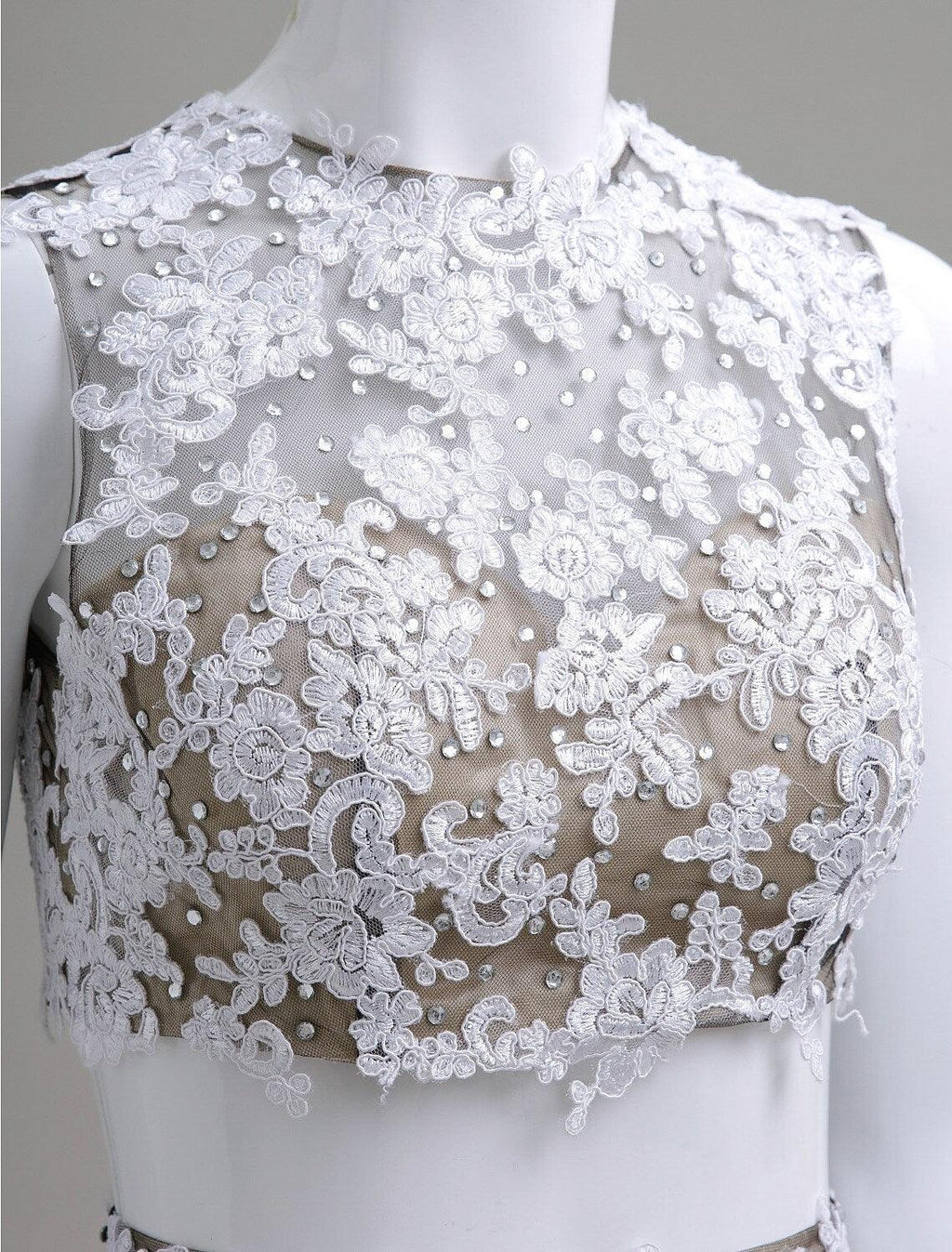 Vestido de fiesta de dos piezas, talla grande, corto/mini, sin mangas, cuello ilusión, encaje sobre tul con cuentas