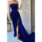 Vestido de fiesta azul real sin tirantes de terciopelo plisado con cola larga y abertura sexy 
