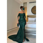 Vestido de fiesta de noche con lentejuelas, corte trompeta/sirena, hombros descubiertos, abertura lateral, sin mangas
