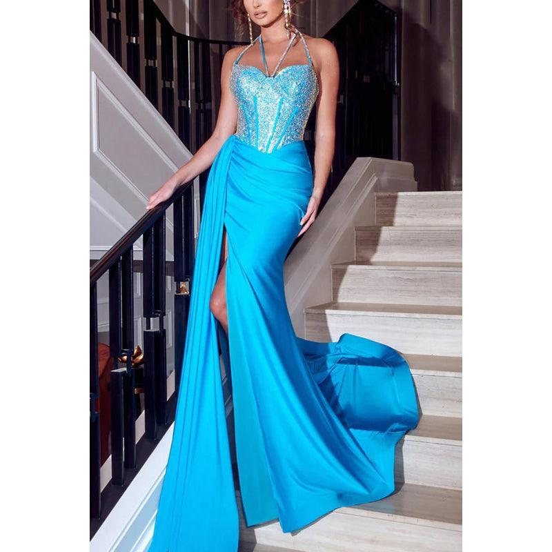 Vestido de noche largo de satén fruncido con escote en forma de corazón y abertura para graduación