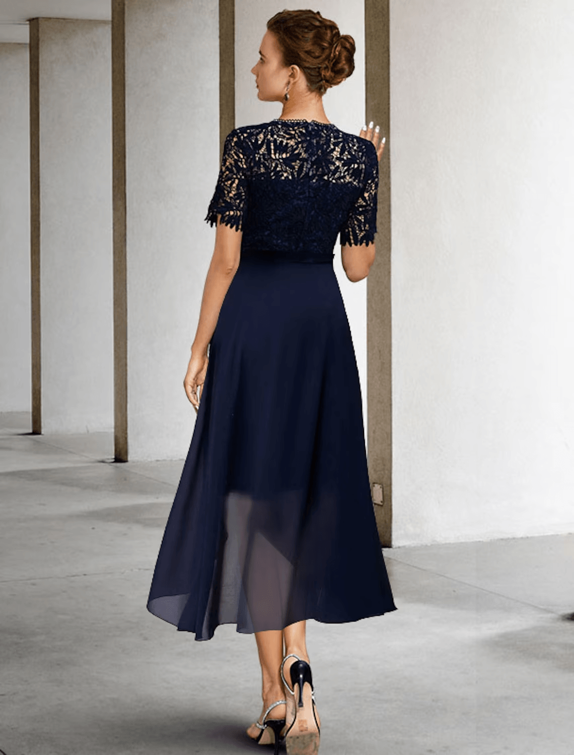 Etui-/Säulenkleid für die Mutter der Braut, formeller Hochzeitsgast, elegant, Rundhalsausschnitt, knielang, Spitze, kurze Ärmel, mit Schleife(n)
