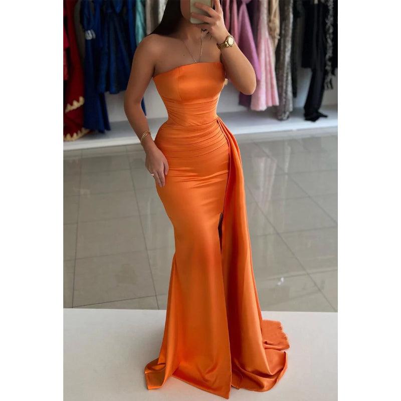 Figurbetontes, trägerloses, ärmelloses, gerüschtes Party-Ball-Abendkleid mit Schleppe 