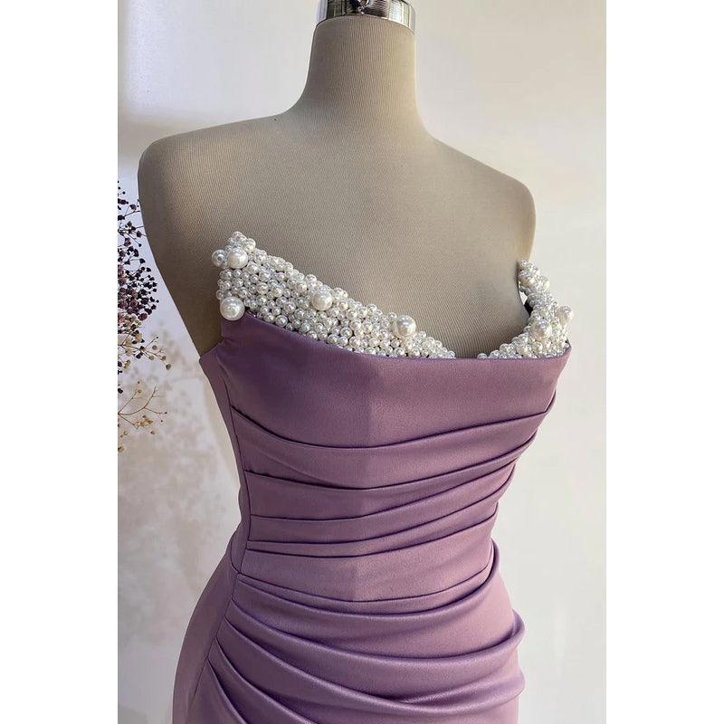 Vestido de noche largo con hombros descubiertos, fruncido y cuentas, corte tubo/columna