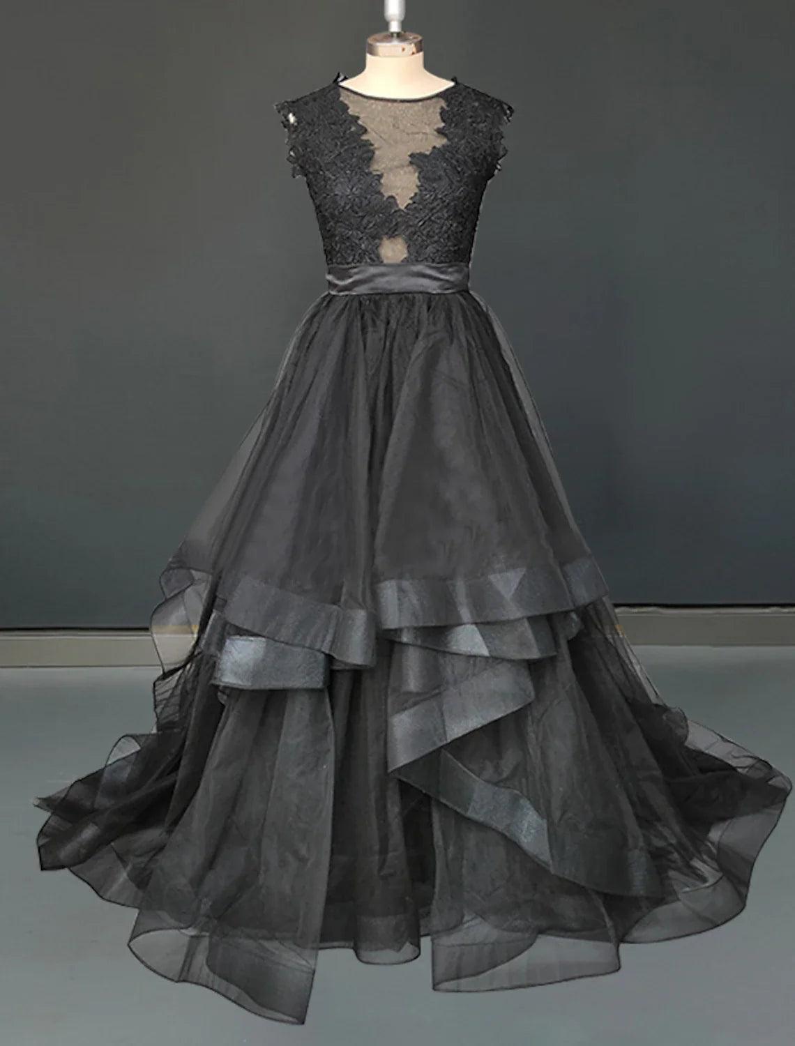 Verlobung Gothic Schwarze Brautkleider Formell Herbst A-Linie Illusion Hals Ärmellos Sweep / Brush Train Spitze Brautkleider Mit Applikationen Kaskadierende Rüschen Sommer Halloween Hochzeitsfeier