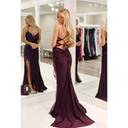 Vestido de fiesta sexy y atractivo con tirantes finos, tirantes cruzados, abertura lateral y apliques