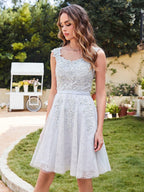 Elegante A-Linie U-Ausschnitt Ärmelloses Ballkleid aus Spitze