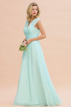 Elegantes Chiffon-Brautjungfernkleid in A-Linie mit V-Ausschnitt, ärmellos, bodenlang und Rüschen