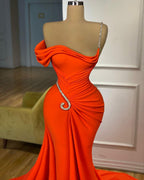 Elegantes bodenlanges One-Shoulder-ärmelloses Meerjungfrau-Ballkleid aus Satin mit Rüschen