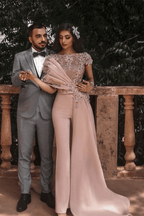 Eleganter Abend-Overall mit Spitzenapplikationen und Schleppe, kurzärmlig