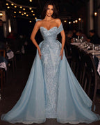 Elegantes, langes, blaues, schulterfreies, ärmelloses A-Linien-Ballkleid mit Pailletten und abnehmbarer Schleppe