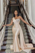Elegantes langes Meerjungfrau-Ballkleid mit einer Schulter und Pailletten und Rüschen