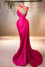 Elegantes Meerjungfrau-Abendkleid mit V-Ausschnitt, ärmellos, Rüschen, Satin, Schlitz vorn, Fuchsia
