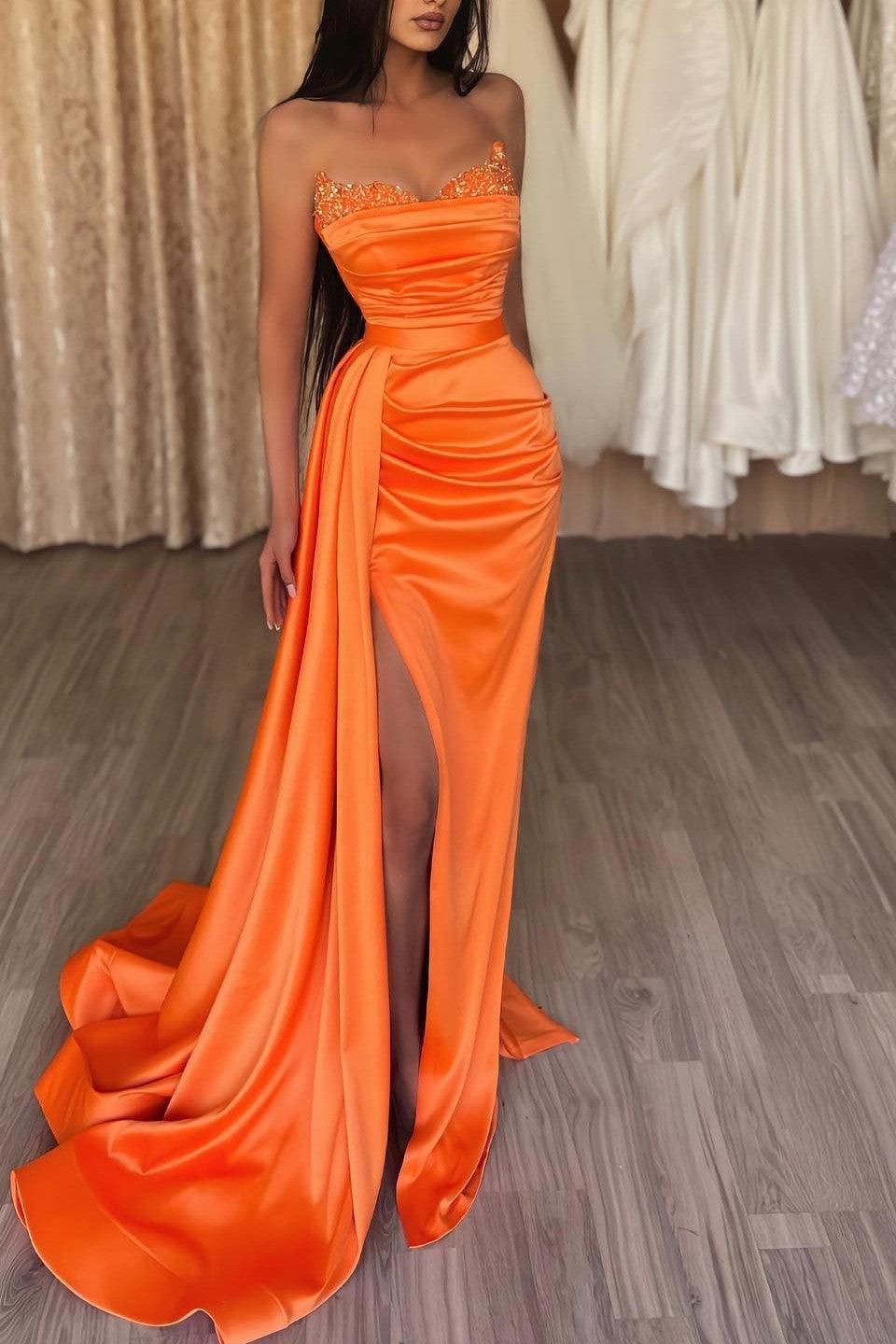 Elegante vestido de fiesta de sirena con abertura, sin mangas y volantes en color naranja