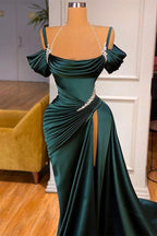 Elegantes, atemberaubendes schulterfreies Meerjungfrau-Ballkleid mit Rüschen und Schlitz