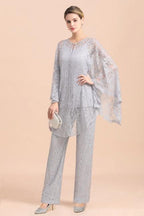 Eleganter silberner Jumpsuit mit V-Ausschnitt, Applikationen und Spitzenüberzügen für die Brautmutter