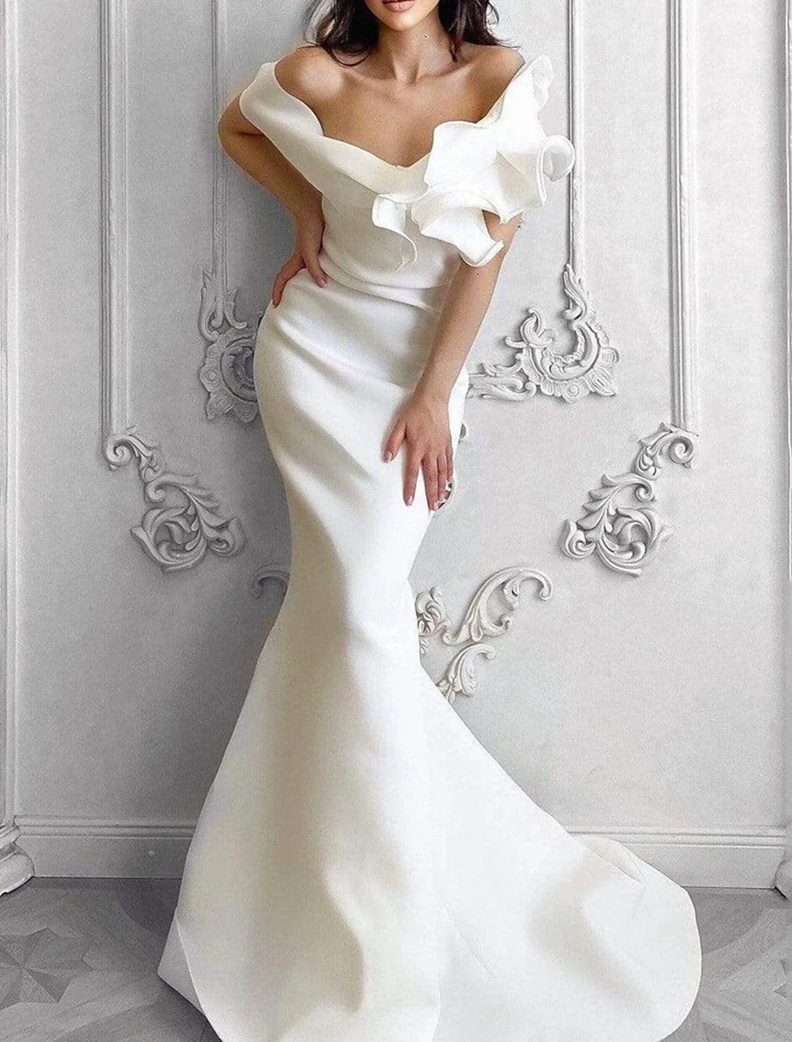 Meerjungfrau/Trompete Abendkleid Maxikleid Formeller Hochzeitsgast Hofschleppe Ärmellos V-Ausschnitt Stretchstoff mit Rüschen