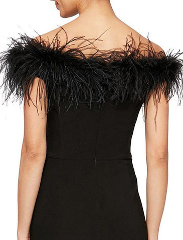 Robe de soirée élégante à épaules dénudées et manches courtes, longueur au sol, en satin extensible avec drapé de plumes/fourrure