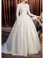 Vestidos de novia de compromiso vintage de los años 40/50, formales, de otoño, con hombros descubiertos, manga larga, cola de corte, de satén, con apliques de faja o cinta.