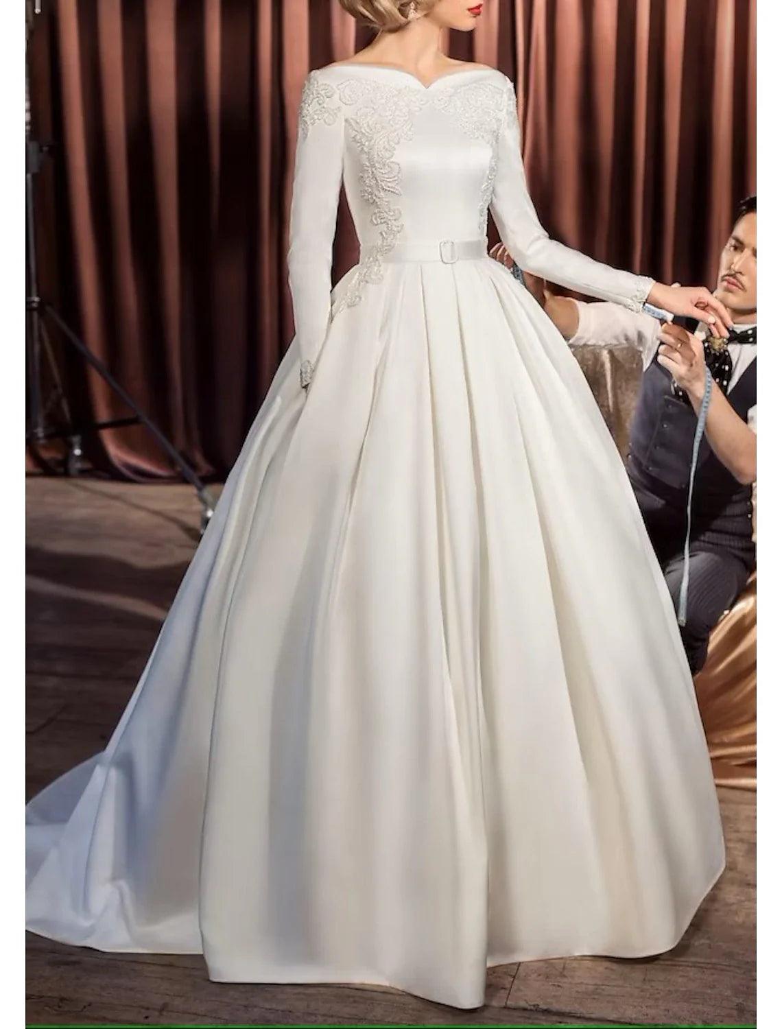 Vestidos de novia de compromiso vintage de los años 40/50, formales, de otoño, con hombros descubiertos, manga larga, cola de corte, de satén, con apliques de faja o cinta.