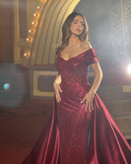 Exquisites bodenlanges, schulterfreies Meerjungfrau-Ballkleid aus Satin mit Pailletten