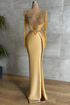 Exquisites langes goldenes Meerjungfrau-Ballkleid mit Spitzenbesatz und langen Ärmeln