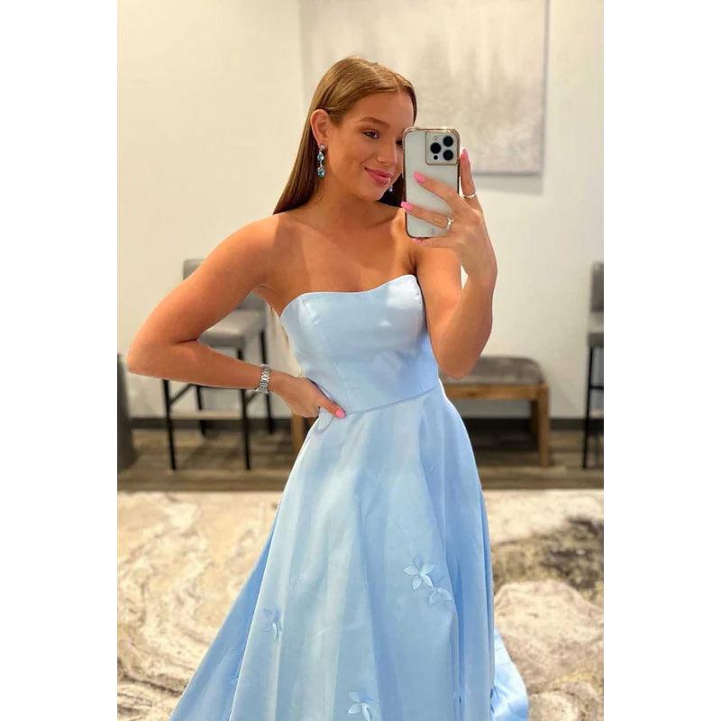 Trägerloses, langes Ballkleid in A-Linie mit Applikationen und Schleppe
