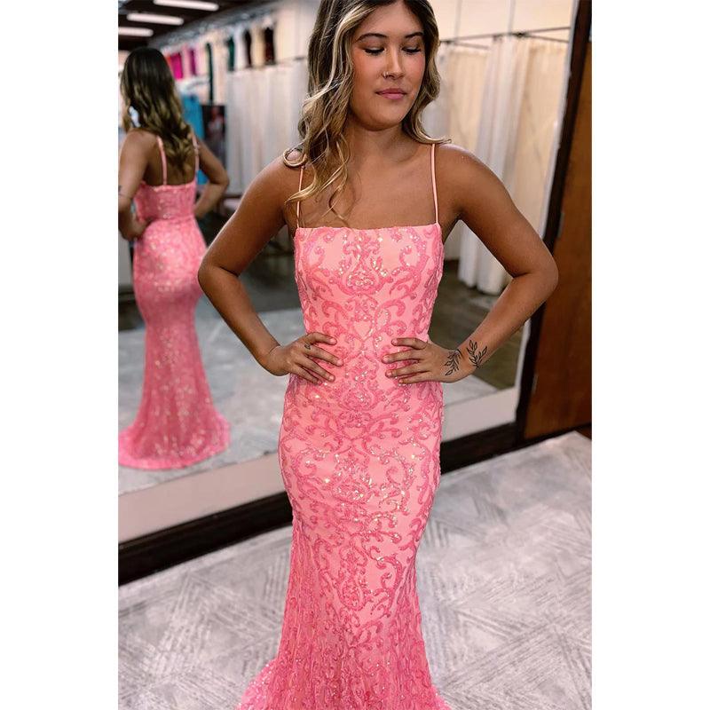 Vestido de fiesta largo con tirantes finos, lentejuelas y apliques