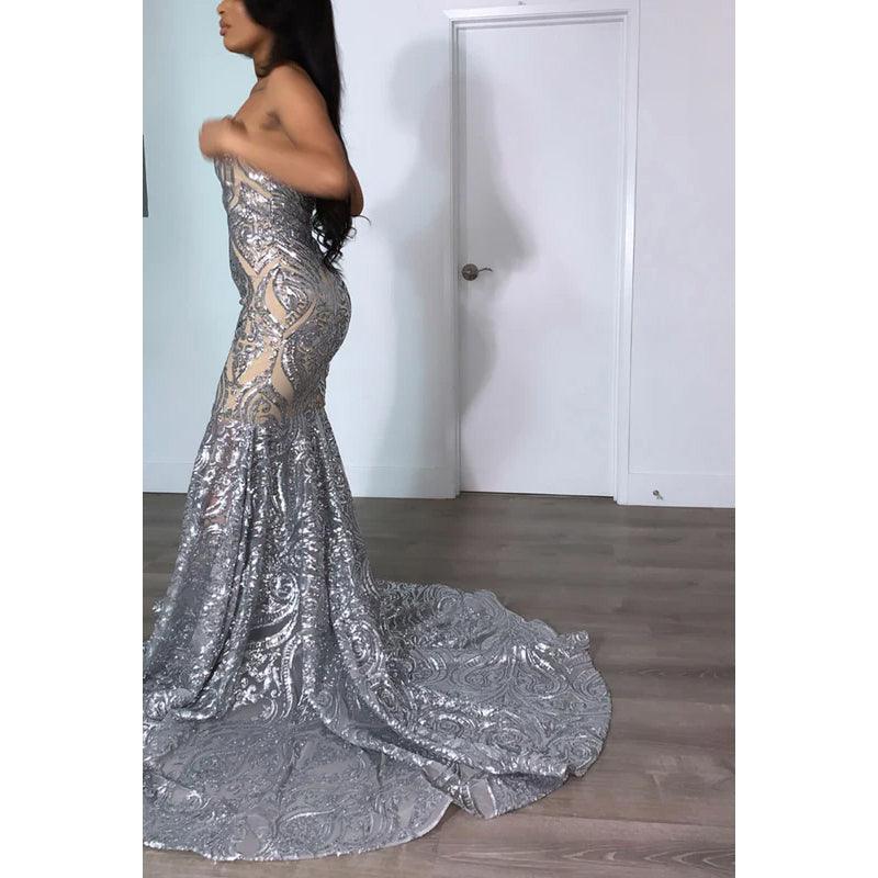Vestido de noche largo de sirena de tul transparente con lentejuelas y cuentas sin tirantes
